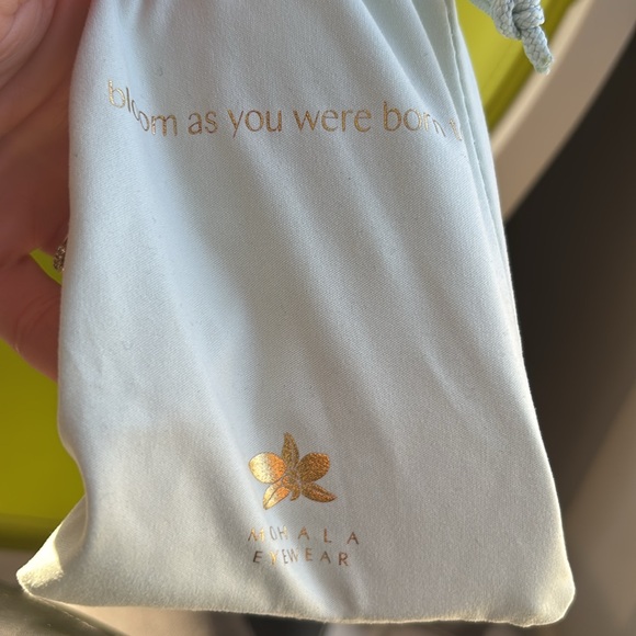 Mohala Eyewear - Leahi Tuscan Rose Chain with Polarized Tan Lenses - NWOT - Picture 4 of 7